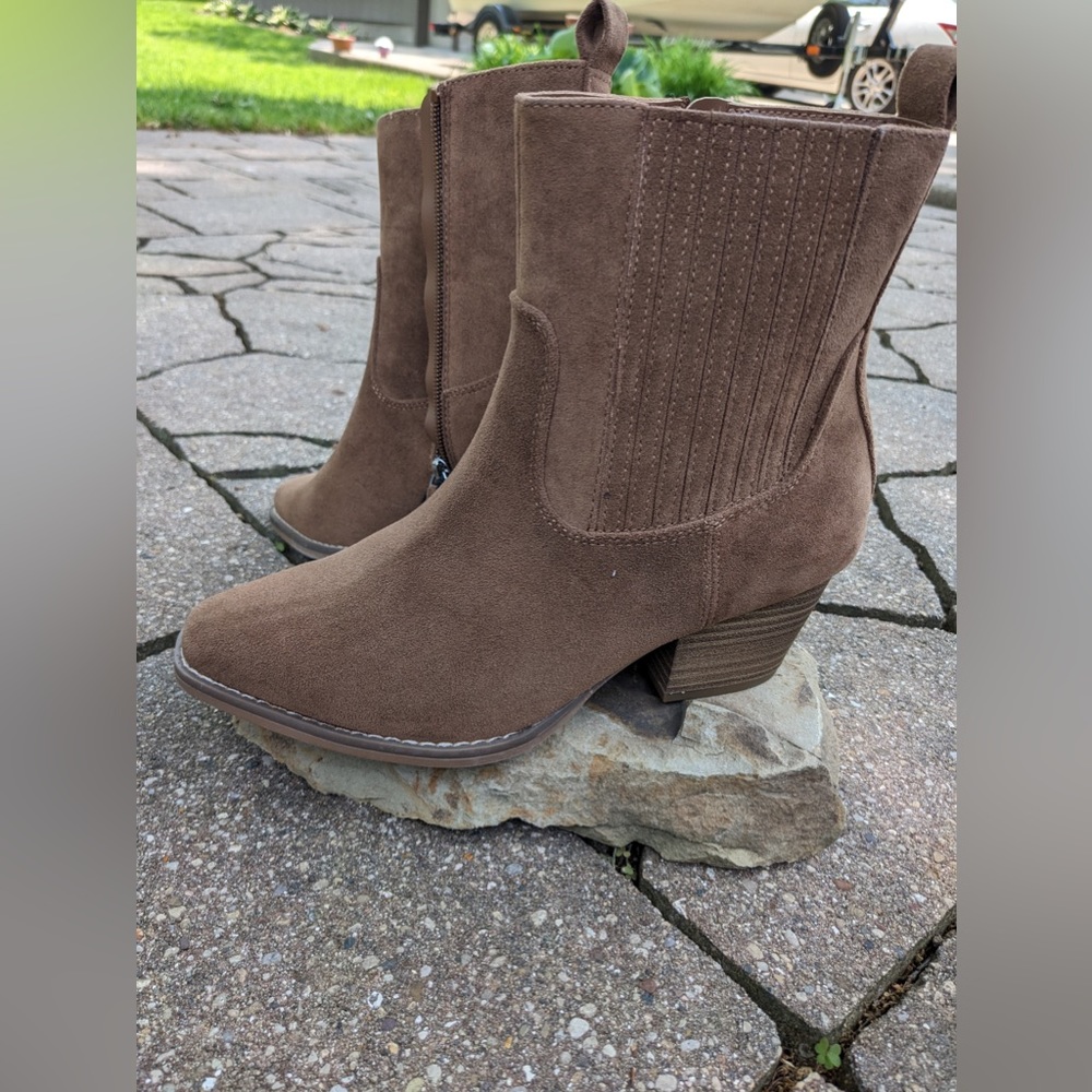 Universal thread solita boots cognac